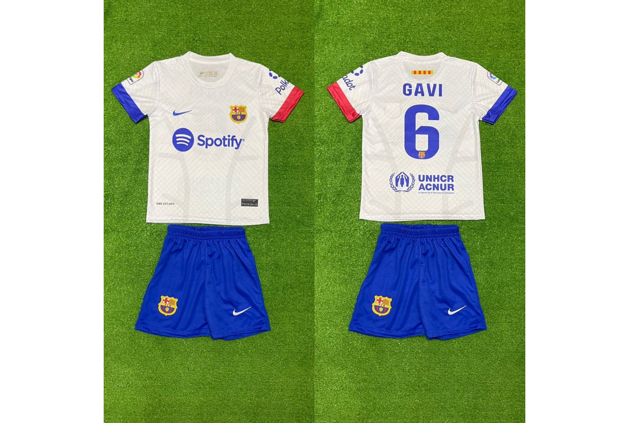 8034 Детски футболен комплект Barcelona GAVI 6